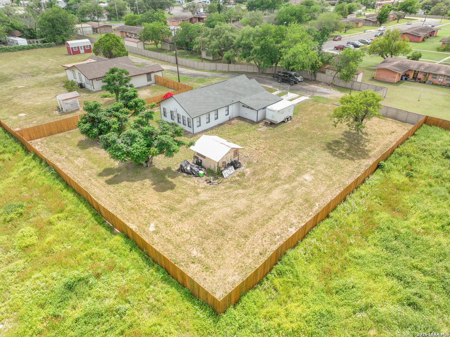 523 B Rossville Road Devine, TX 78016 - Photo 19 of 27