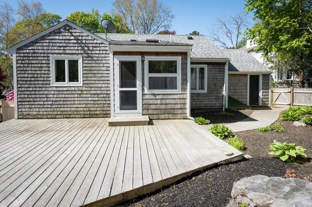 26 Preston Beach Road Marblehead, MA 01945 - Photo 12 of 16