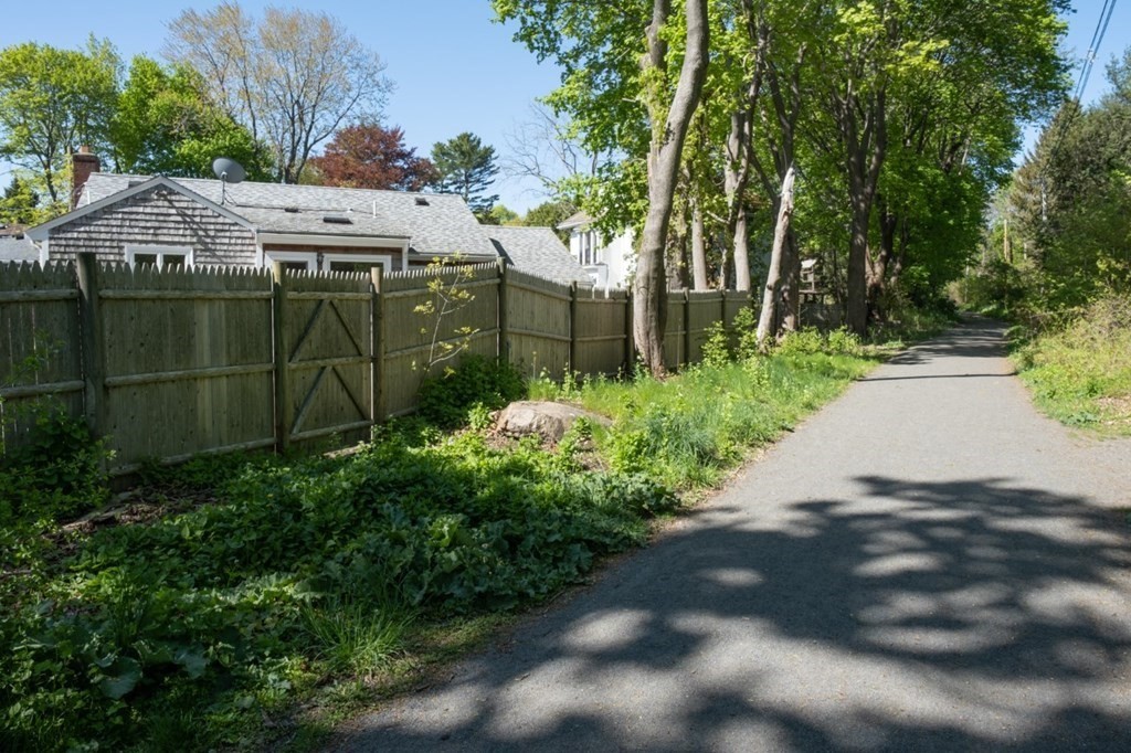 26 Preston Beach Road Marblehead, MA 01945 - Photo 14 of 16