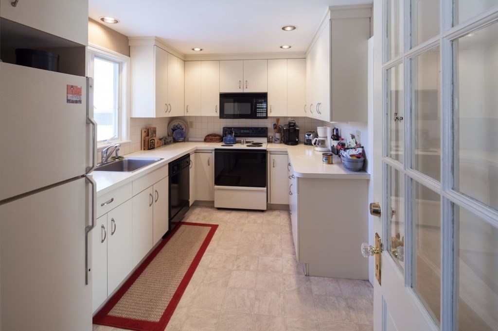 26 Preston Beach Road Marblehead, MA 01945 - Photo 6 of 16