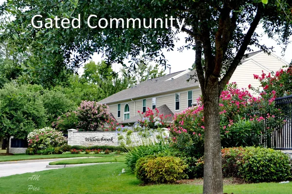 $187,900 | 13600 Breton Ridge Street, Unit 9C, Houston, TX 77070