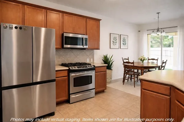 $187,900 | 13600 Breton Ridge Street, Unit 9C, Houston, TX 77070