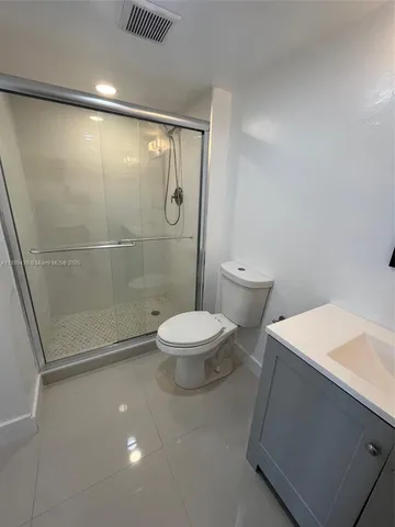 $3,000 | 20505 East Country Club Drive, Unit 2132, Aventura, FL 33180