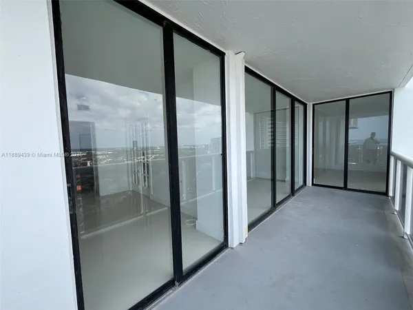 $2,900 | 20505 East Country Club Drive, Unit 2132, Aventura, FL 33180