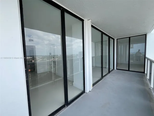 $3,000 | 20505 East Country Club Drive, Unit 2132, Aventura, FL 33180