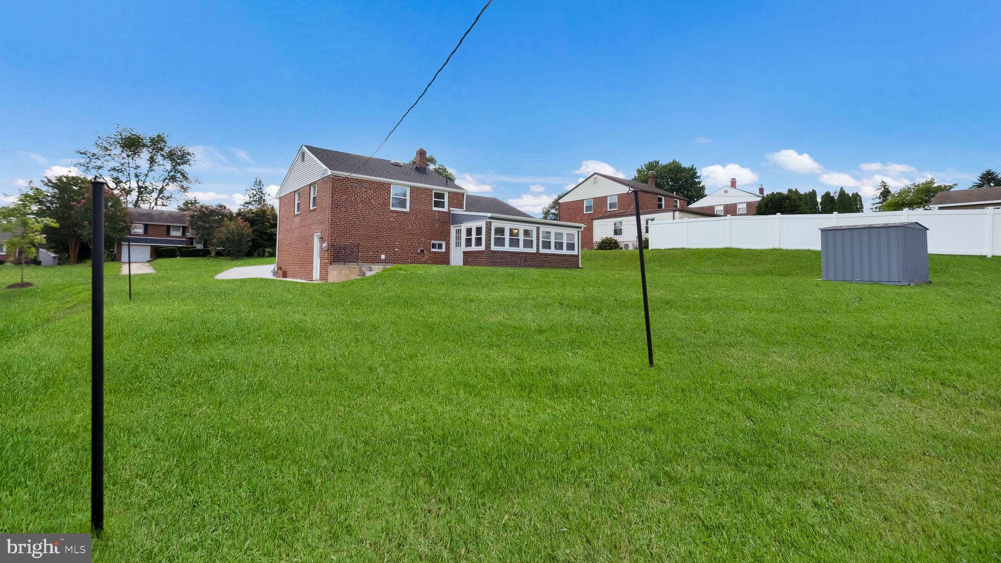 612 Cambridge Road Brookhaven, PA 19015 - Photo 8 of 57 Spacious yard