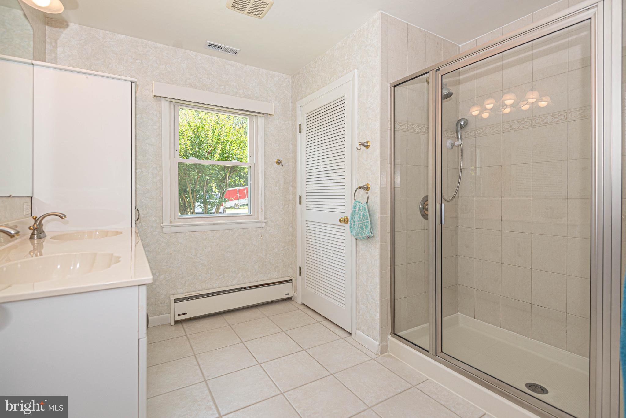 1507 Calvert Road Chester, MD 21619 - Photo 23 of 72 Primary bathroom