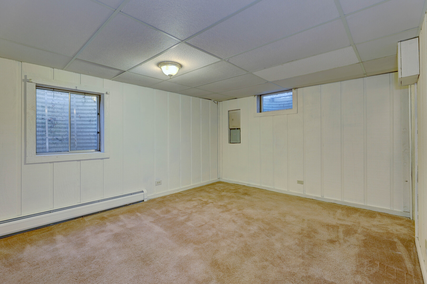 547 Eichler Drive West Dundee, IL 60118 - Photo 21 of 24 an empty room with a empty space and windows