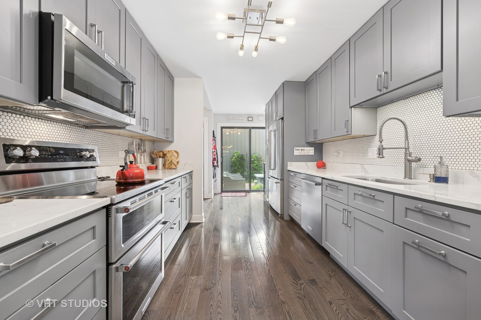 436 Shoreline Road Lake Barrington, IL 60010 - Photo 13 of 56 Gallery Image 13