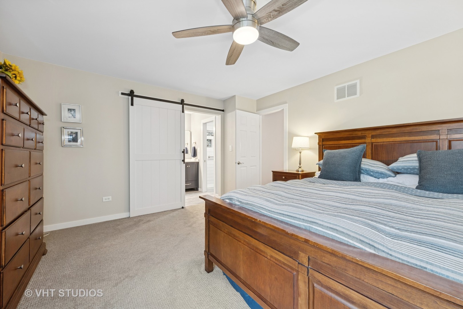 436 Shoreline Road Lake Barrington, IL 60010 - Photo 22 of 56 Gallery Image 22