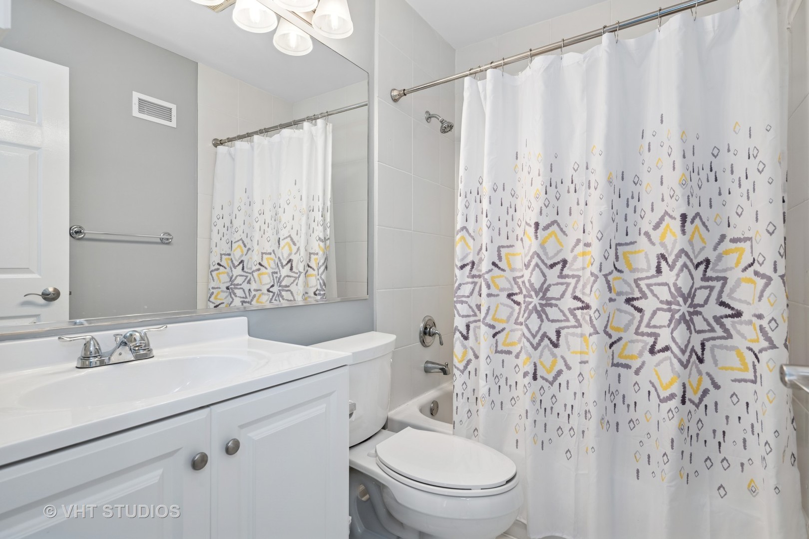 436 Shoreline Road Lake Barrington, IL 60010 - Photo 28 of 56 Gallery Image 28