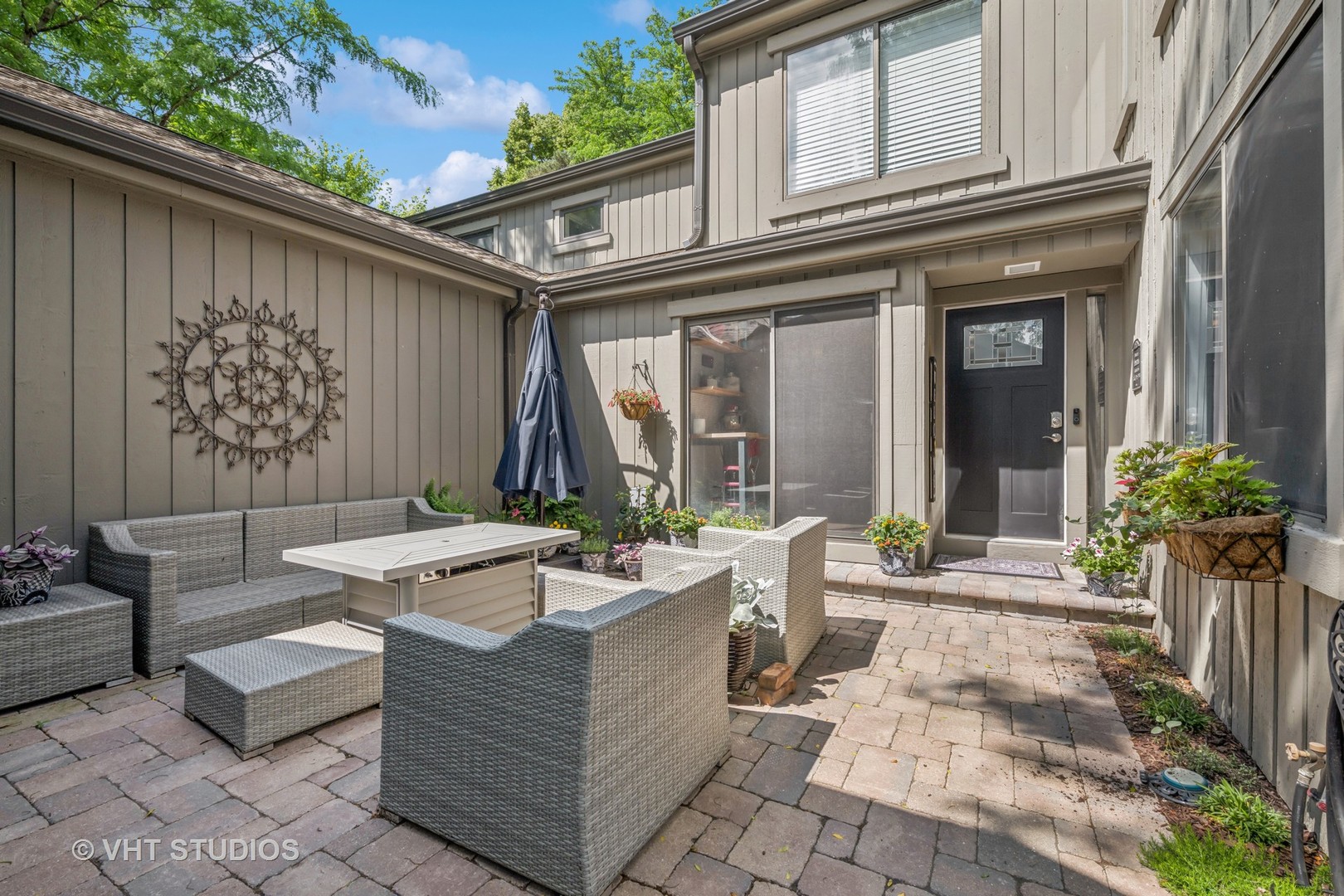 436 Shoreline Road Lake Barrington, IL 60010 - Photo 4 of 56 Gallery Image 4