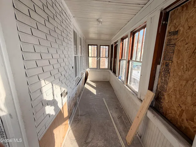 $1,200 | 11 Lefferts Street, Unit UP, Amsterdam, NY 12010