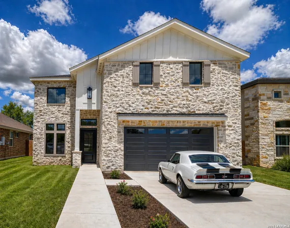 $429,000 | 6 Rio Seco Drive, Uvalde, TX 78801
