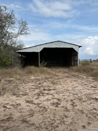 $1,650,000 | 4689 County Road 302, Runge, TX 78151