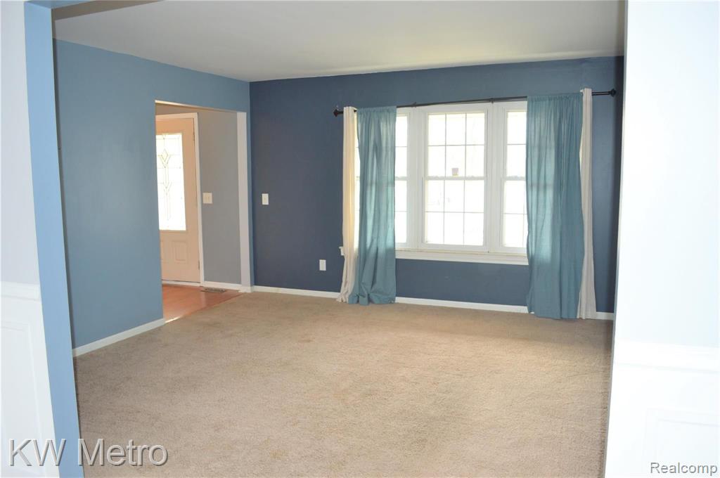 26827 Antique Road Woodhaven, MI 48183 - Photo 11 of 26