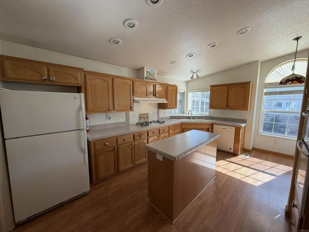 8301 Mission Gorge Road, Unit 32 Santee, CA 92071 - Photo 2 of 71 Gallery Image 2