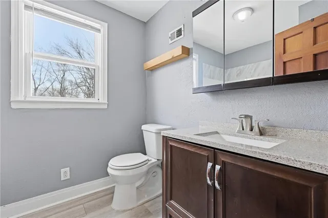 $229,000 | 5305 Ridgeway Avenue, Raytown, MO 64133