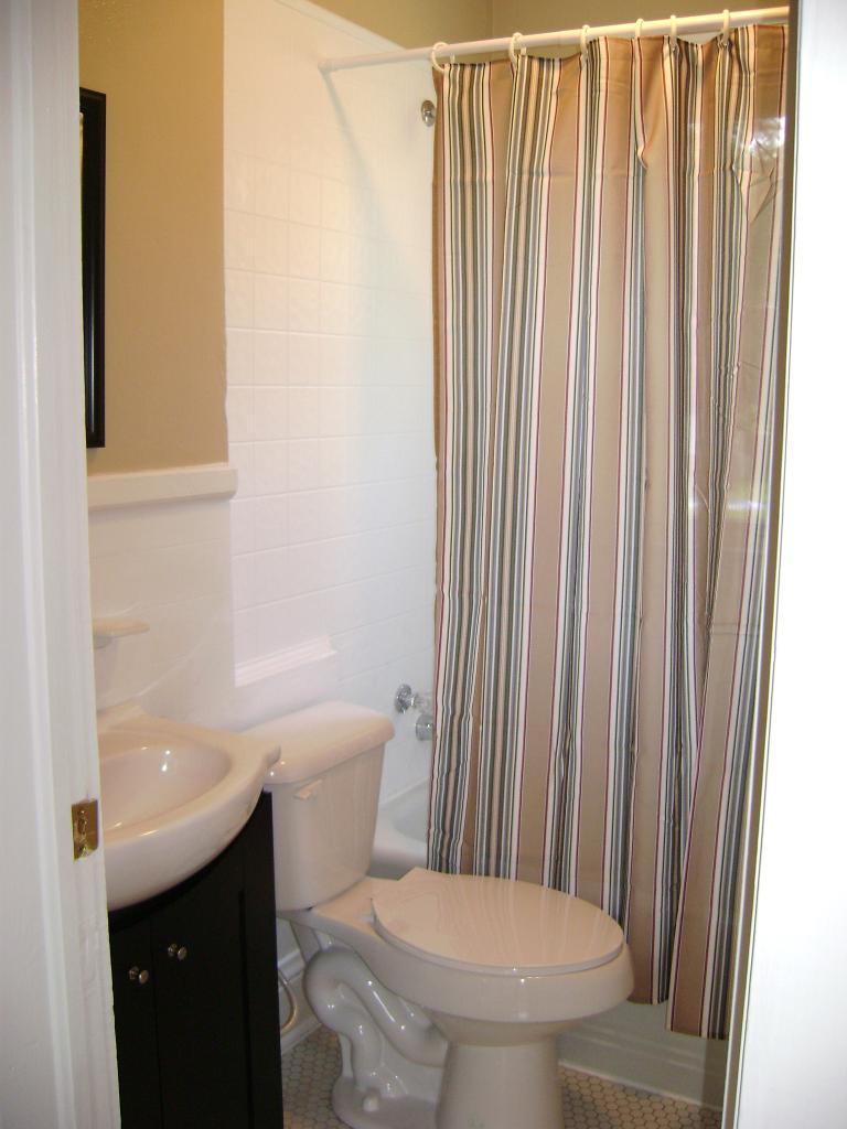 245 Bonavista Road Salem, VA 24153 - Photo 5 of 7 bathroom