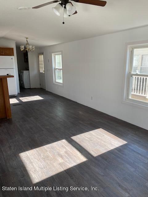 2701 Goethals Road North, Unit F13 Staten Island, NY 10303 - Photo 2 of 30 Living Room