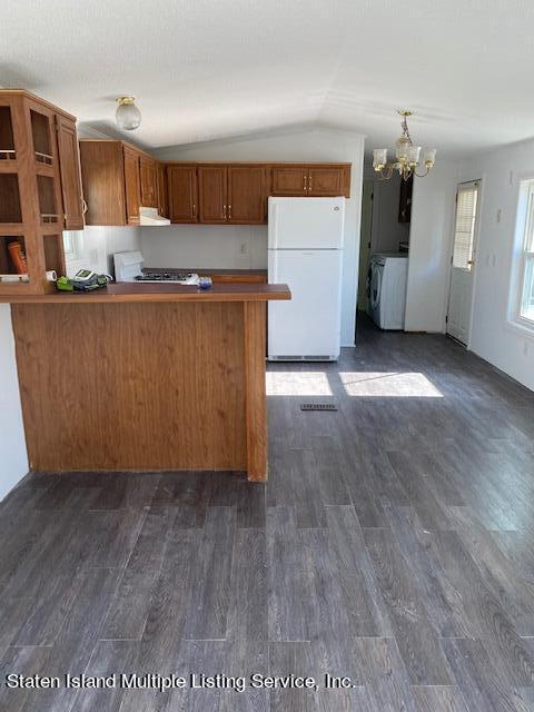 2701 Goethals Road North, Unit F13 Staten Island, NY 10303 - Photo 6 of 30 View of Kitchen from Living Room