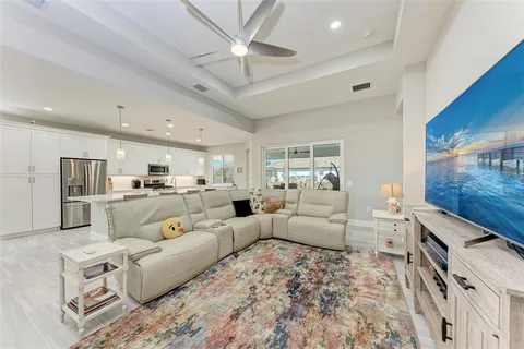 $669,000 | 8112 Slipway Drive, Sarasota, FL 34240