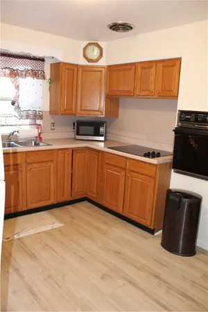 $225,000 | 2 Ridge Rd Spur, Roxbury, NY 12474