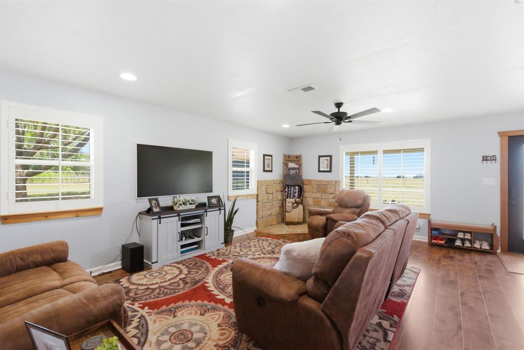 1198 Poe Prairie Road Millsap, TX 76066 - Photo 6 of 35