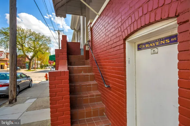 a view of entryway door