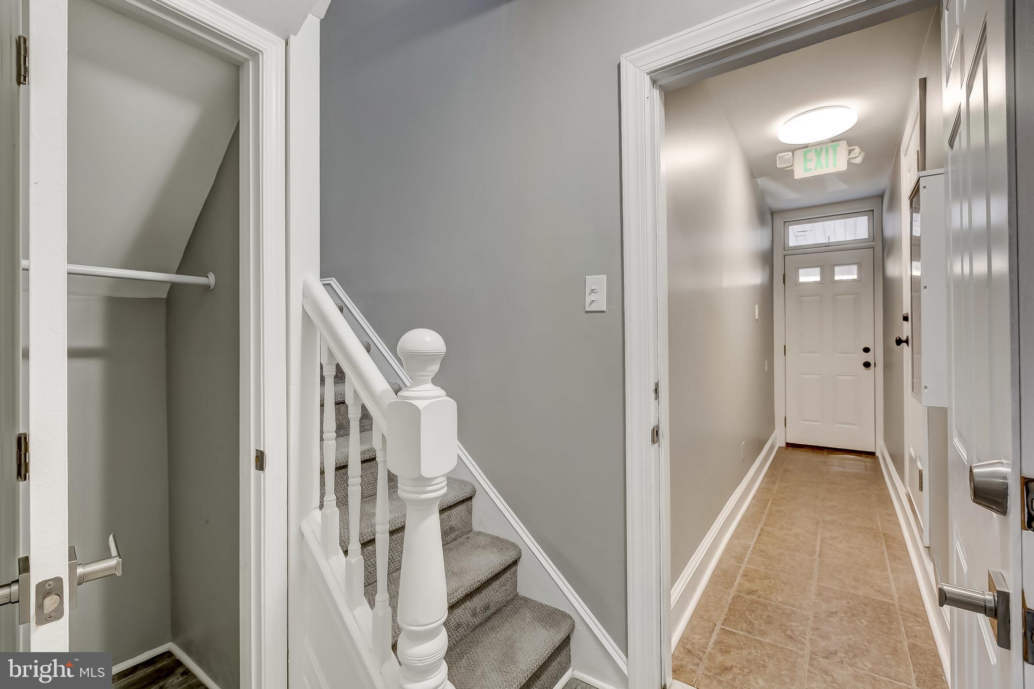 3600 Keswick Road, Unit A Baltimore, MD 21211 - Photo 9 of 43 a view of a livingroom from a corridor