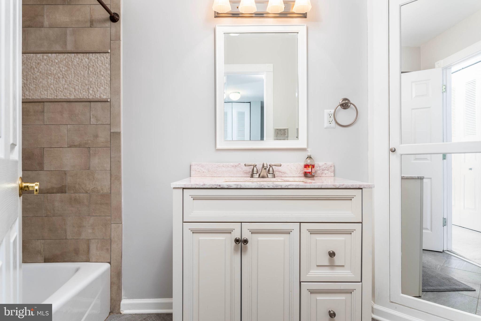 301 Raintree Lane Malvern, PA 19355 - Photo 19 of 30 Full Bathroom.