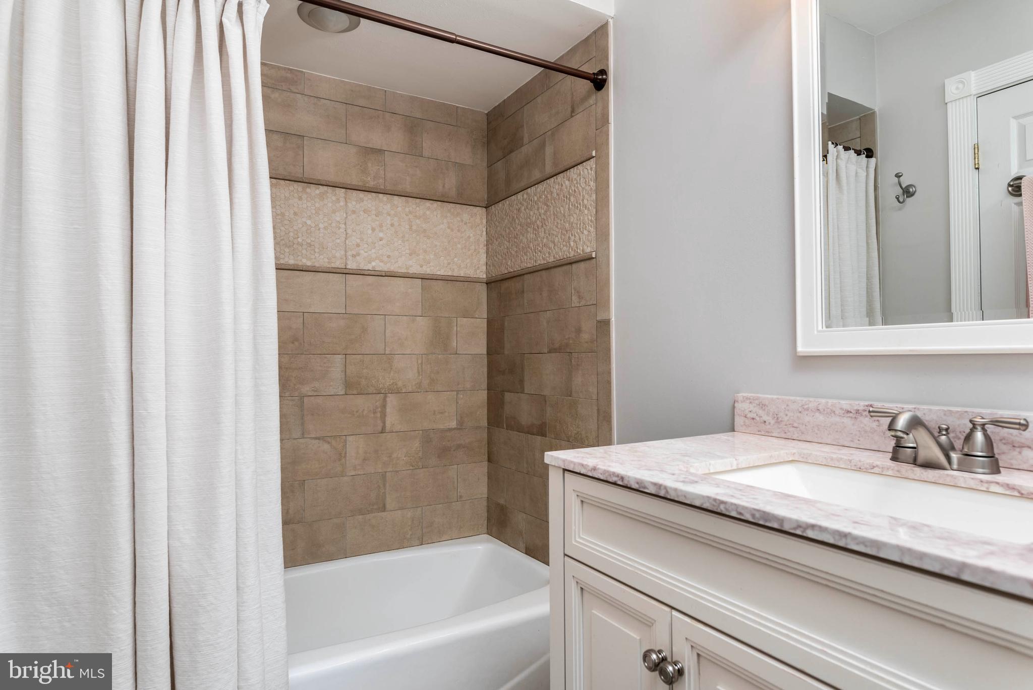 301 Raintree Lane Malvern, PA 19355 - Photo 20 of 30 Full Bathroom.