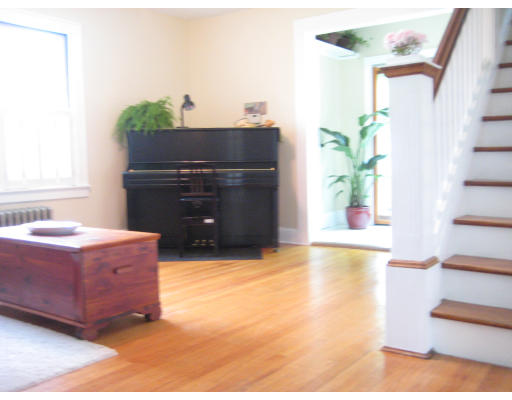 195 Winton Street Springfield, MA 01118 - Photo 3 of 20 Gallery Image 3