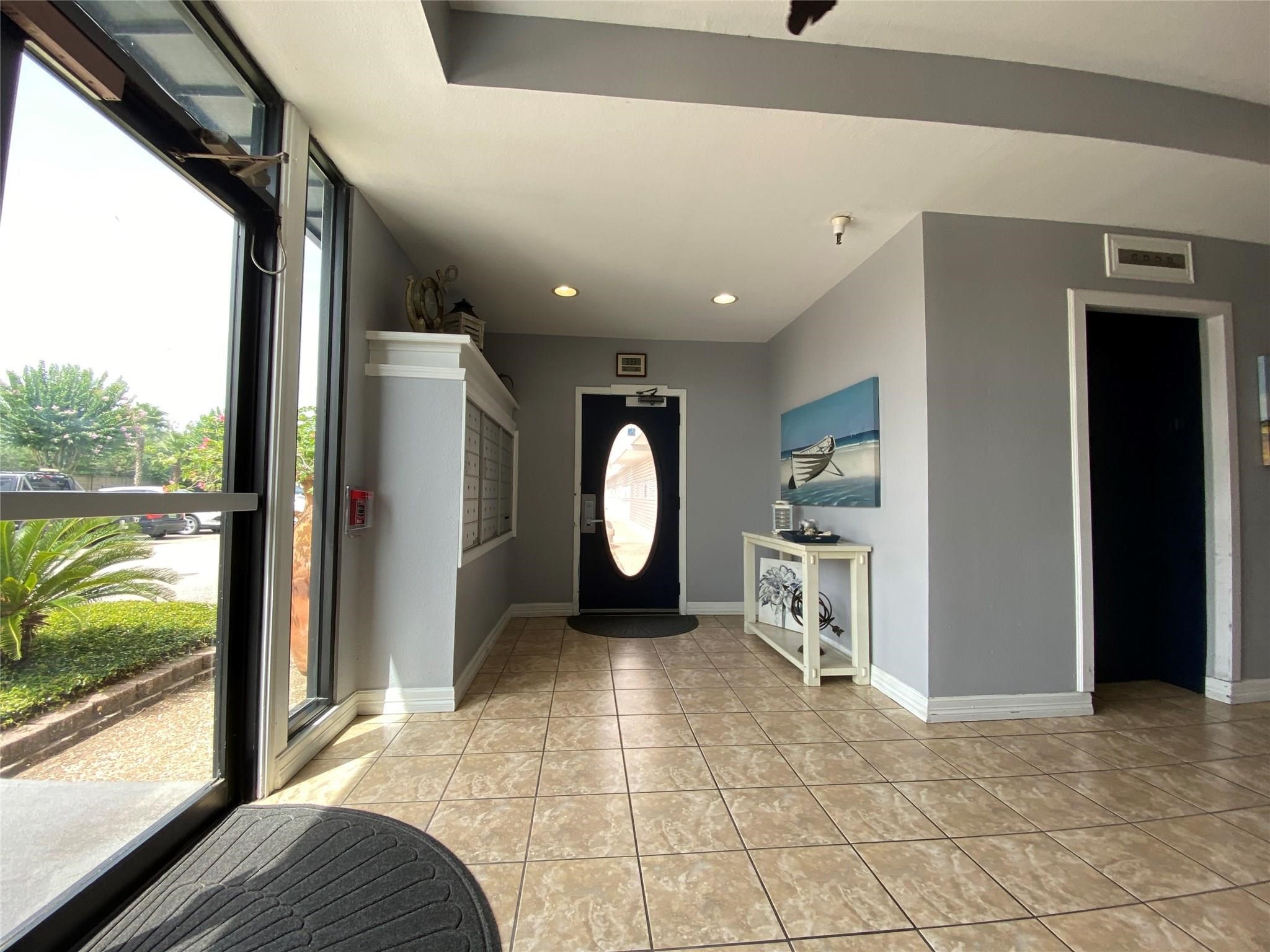 793 Davis Road, Unit 111 League City, TX 77573 - Photo 27 of 37 Elavator foyer