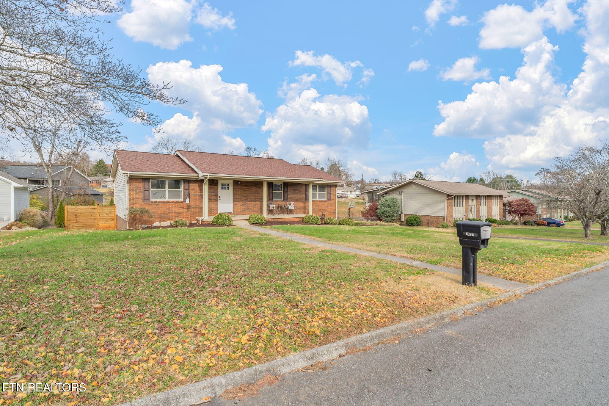 7637 Cranley Road Powell, TN 37849 - Photo 3 of 42 Gallery Image 3