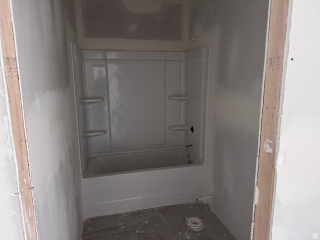 5777 West 4100 South Hooper, UT 84315 - Photo 30 of 41 Bathroom with shower / bathtub combination