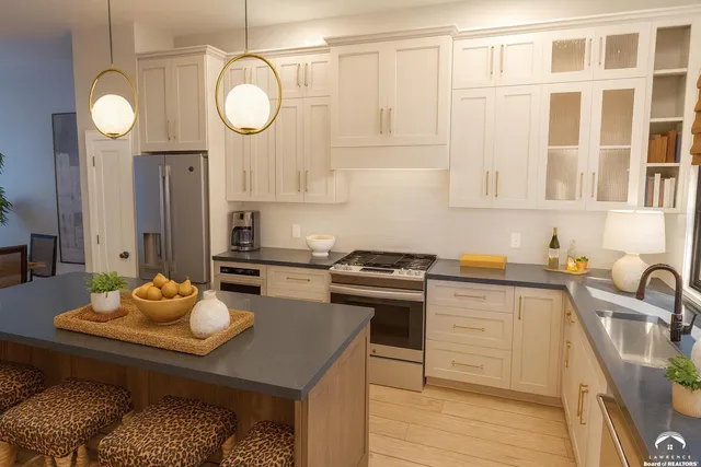 $639,000 | 705 Rhode Island Street, Unit H, Lawrence, KS 66044