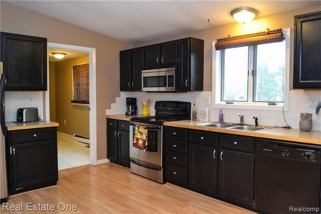2242 London Bridge Drive Rochester Hills, MI 48307 - Photo 5 of 13