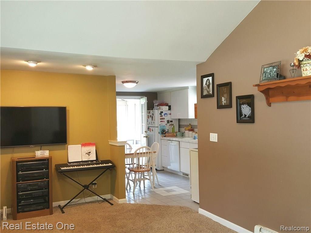 2842 Cherry Road Highland, MI 48356 - Photo 24 of 35 20160801_033729.jpg