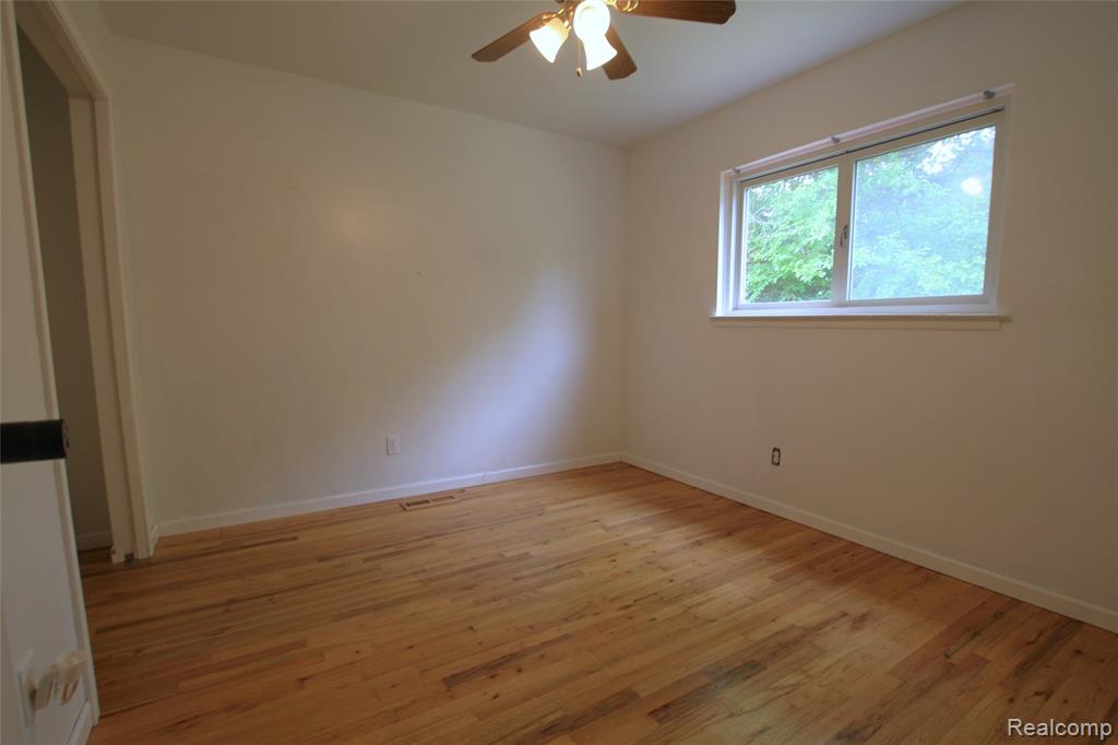 6325 Clarkston Road Clarkston, MI 48346 - Photo 14 of 24