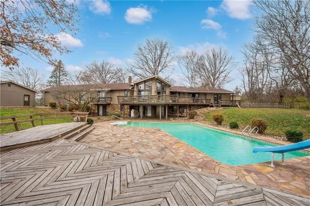 $2,000,000 | 375 Wray Large Road, Clairton, PA 15025