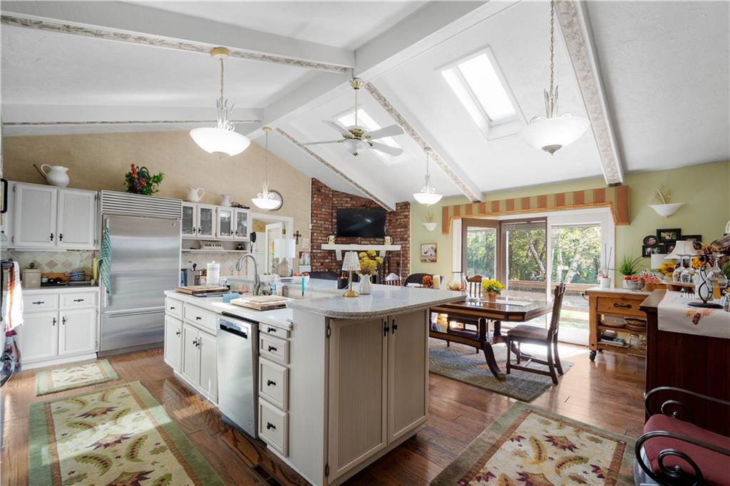 375 Wray Large Road Clairton, PA 15025 - Photo 9 of 47