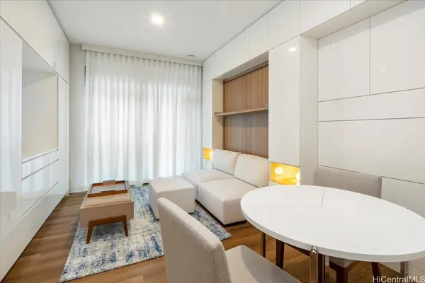 $2,900 | 987 Queen Street, Unit 223, Honolulu, HI 96814