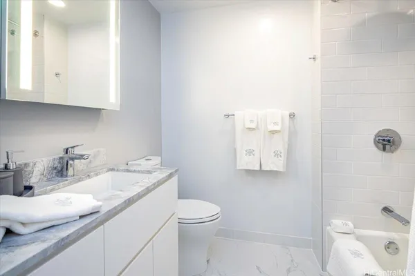 $2,900 | 987 Queen Street, Unit 223, Honolulu, HI 96814