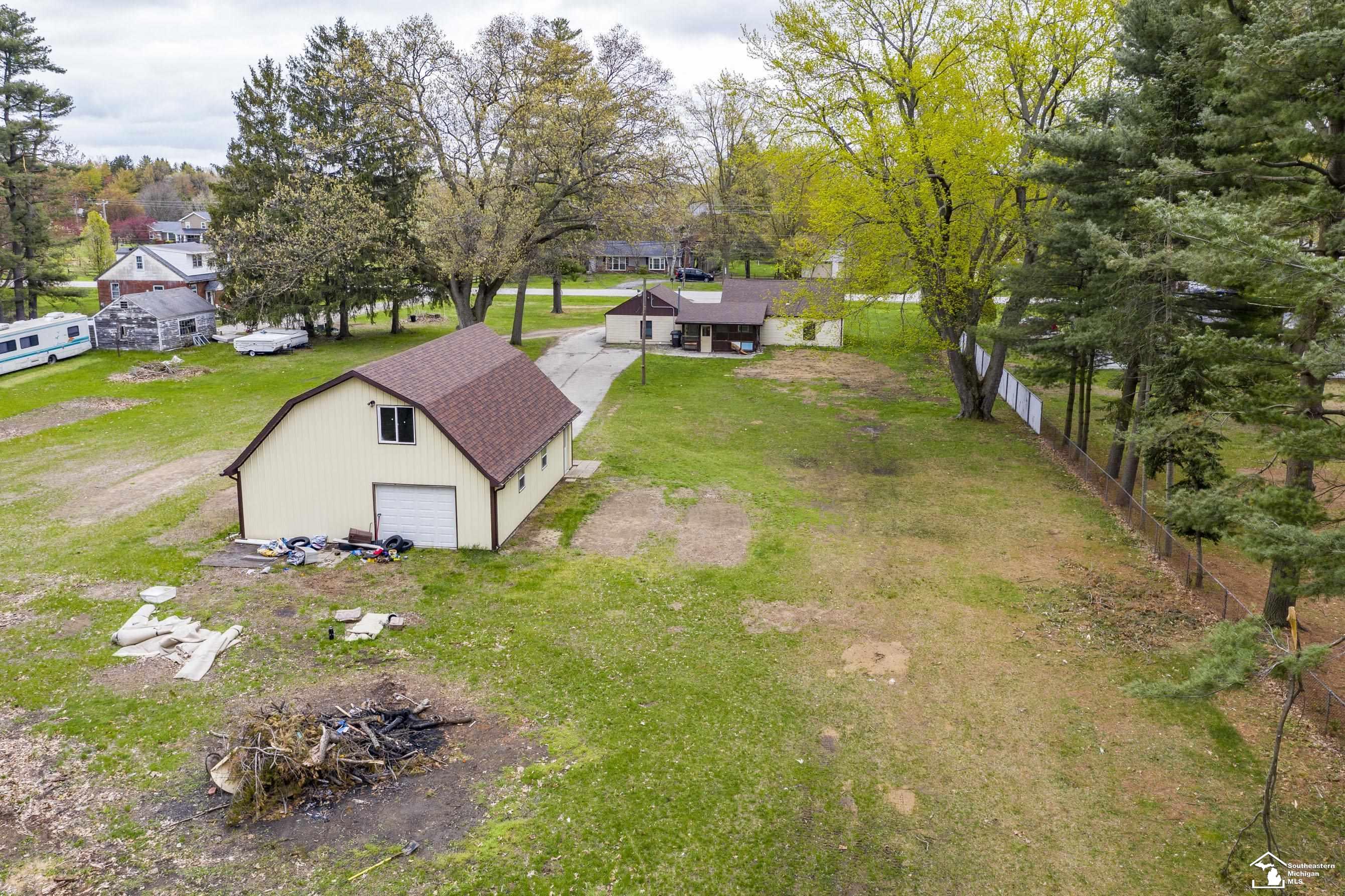 9835 Summerfield Road Temperance, MI 48182 - Photo 3 of 32 50107640-2.JPG