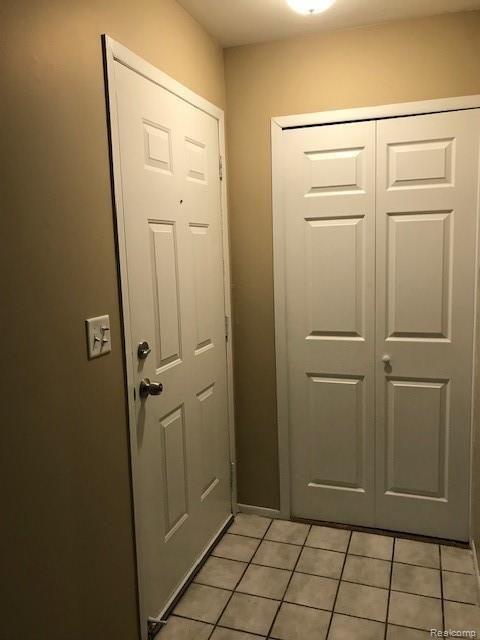 8401 18 18 Mile Road, Unit 27C Sterling Heights, MI 48313 - Photo 19 of 35