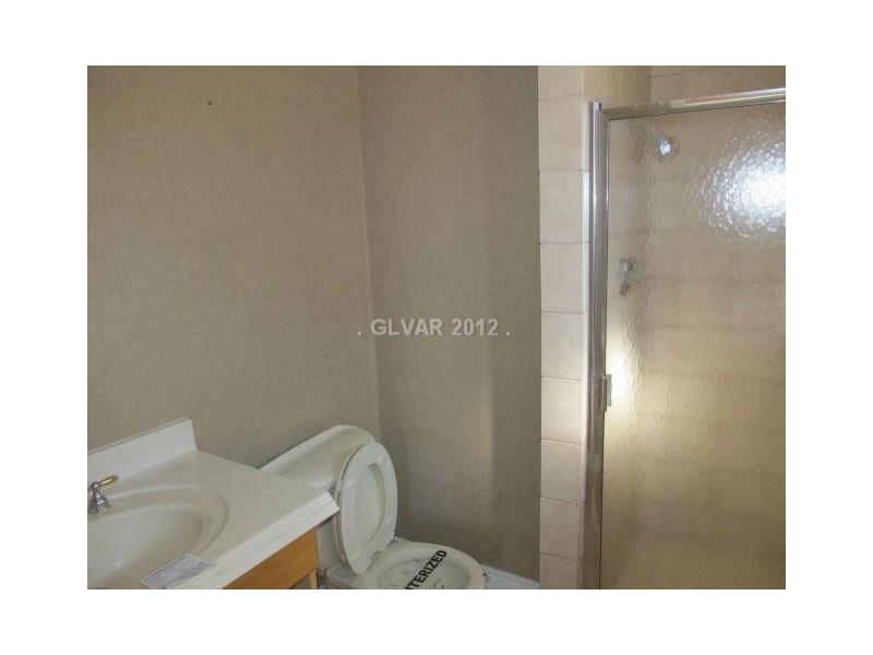 3921 Lincoln Road Las Vegas, NV 89115 - Photo 14 of 25 Master Bath/Spa. STALL SHOWER IN THE MASTER BATHOOM