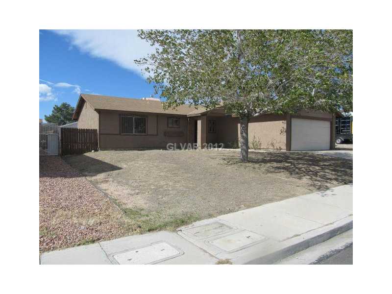 3921 Lincoln Road Las Vegas, NV 89115 - Photo 2 of 25 Property Photo. FRONT LEFT OF HOME