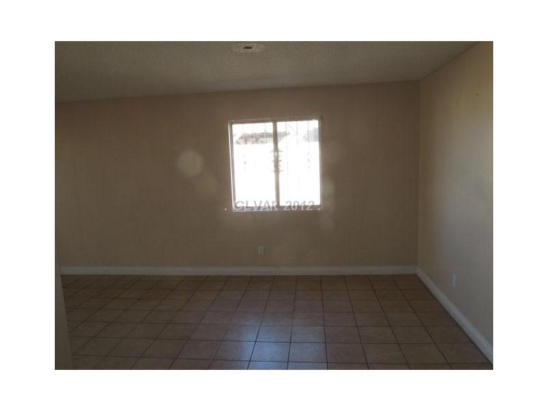 3921 Lincoln Road Las Vegas, NV 89115 - Photo 10 of 25 Dining Room. BIG DINING AREA