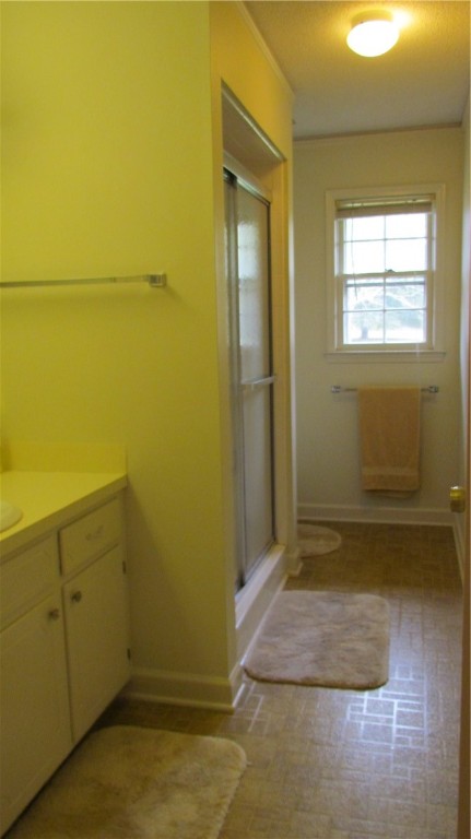 126 Concord Circle Anderson, SC 29621 - Photo 13 of 22 Hall Bath